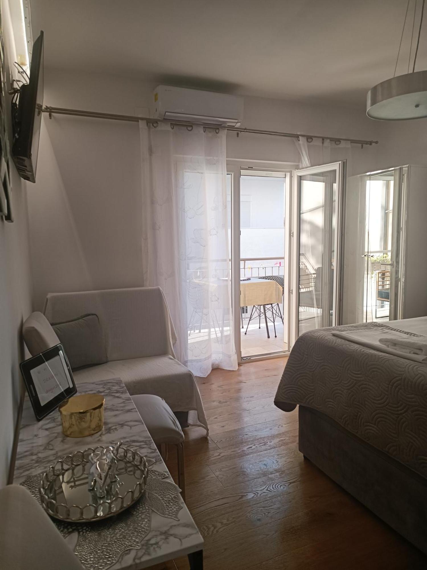 Apartment Golden Sunrise - 4 Ul.Petra Svacica11 Башка-Вода Экстерьер фото